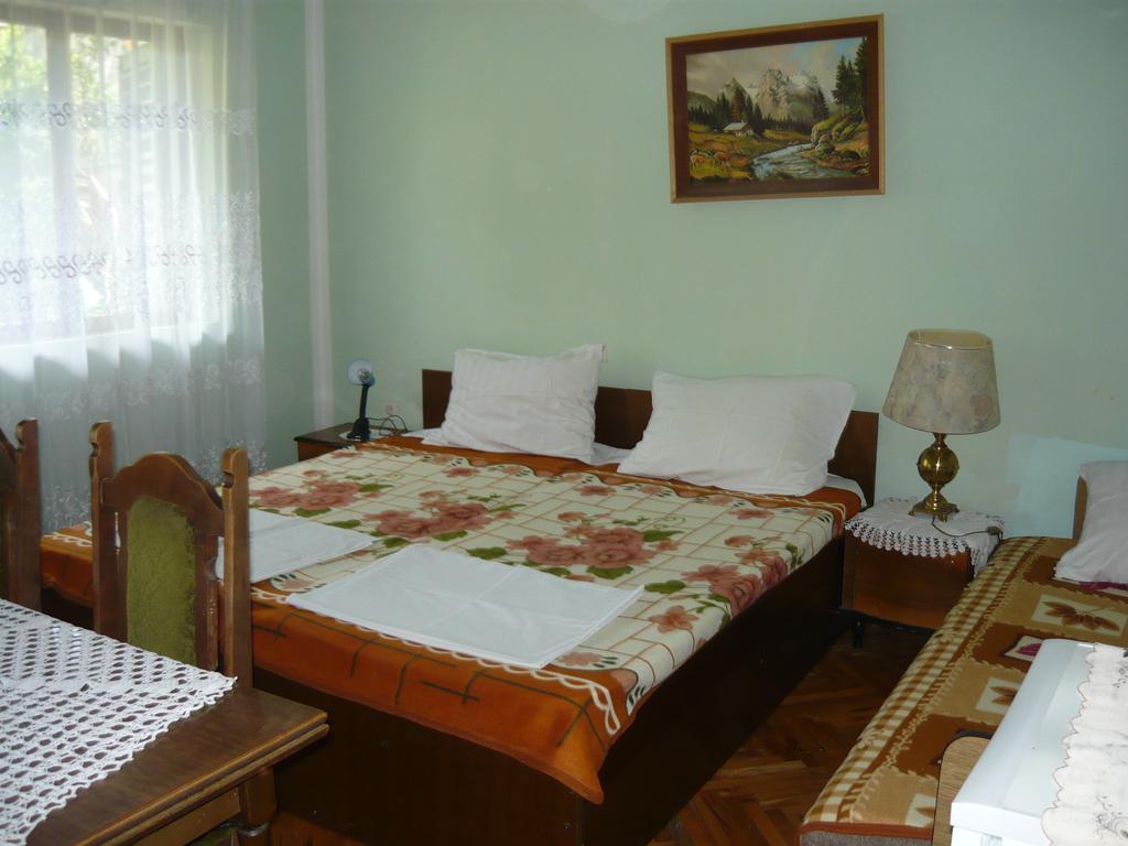 Rooms Banicevic Risan Bilik gambar
