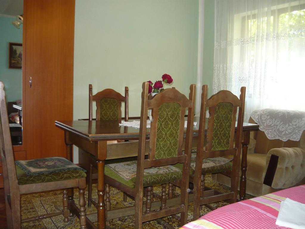 Rooms Banicevic Risan Bilik gambar