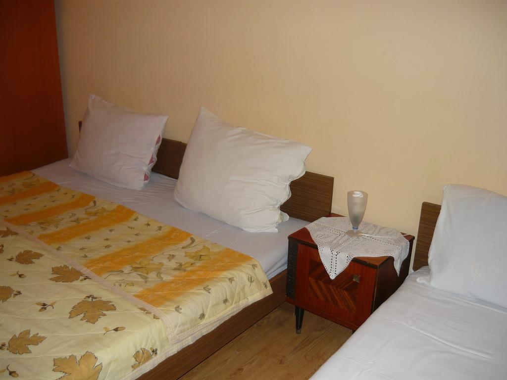 Rooms Banicevic Risan Bilik gambar
